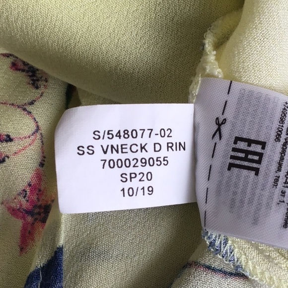 Banana Republic yellow print short sleeved flowy rayon crepe wrap dress size 4. - Picture 9 of 9